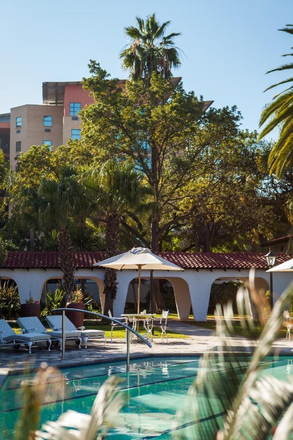 Отель Garden Court Полокване Экстерьер фото