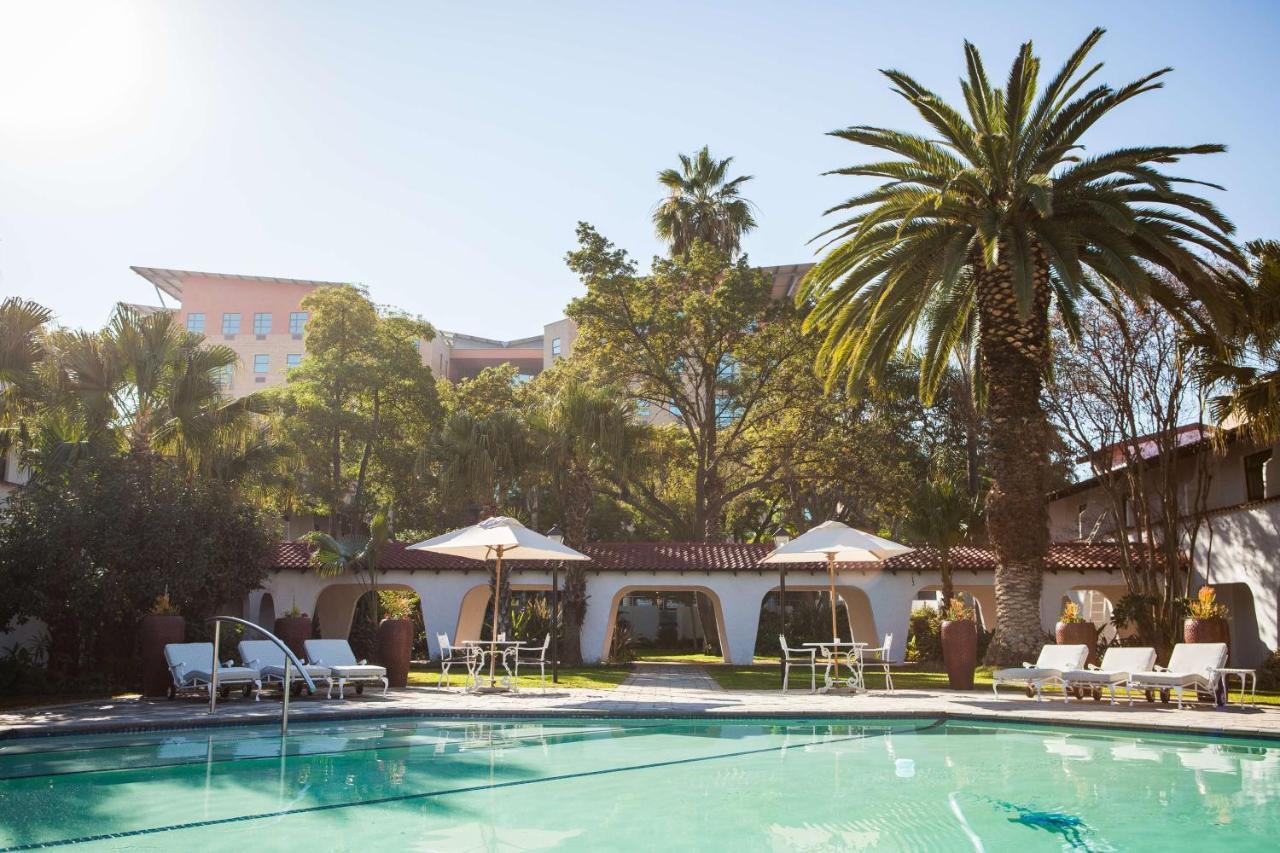 Отель Garden Court Полокване Экстерьер фото