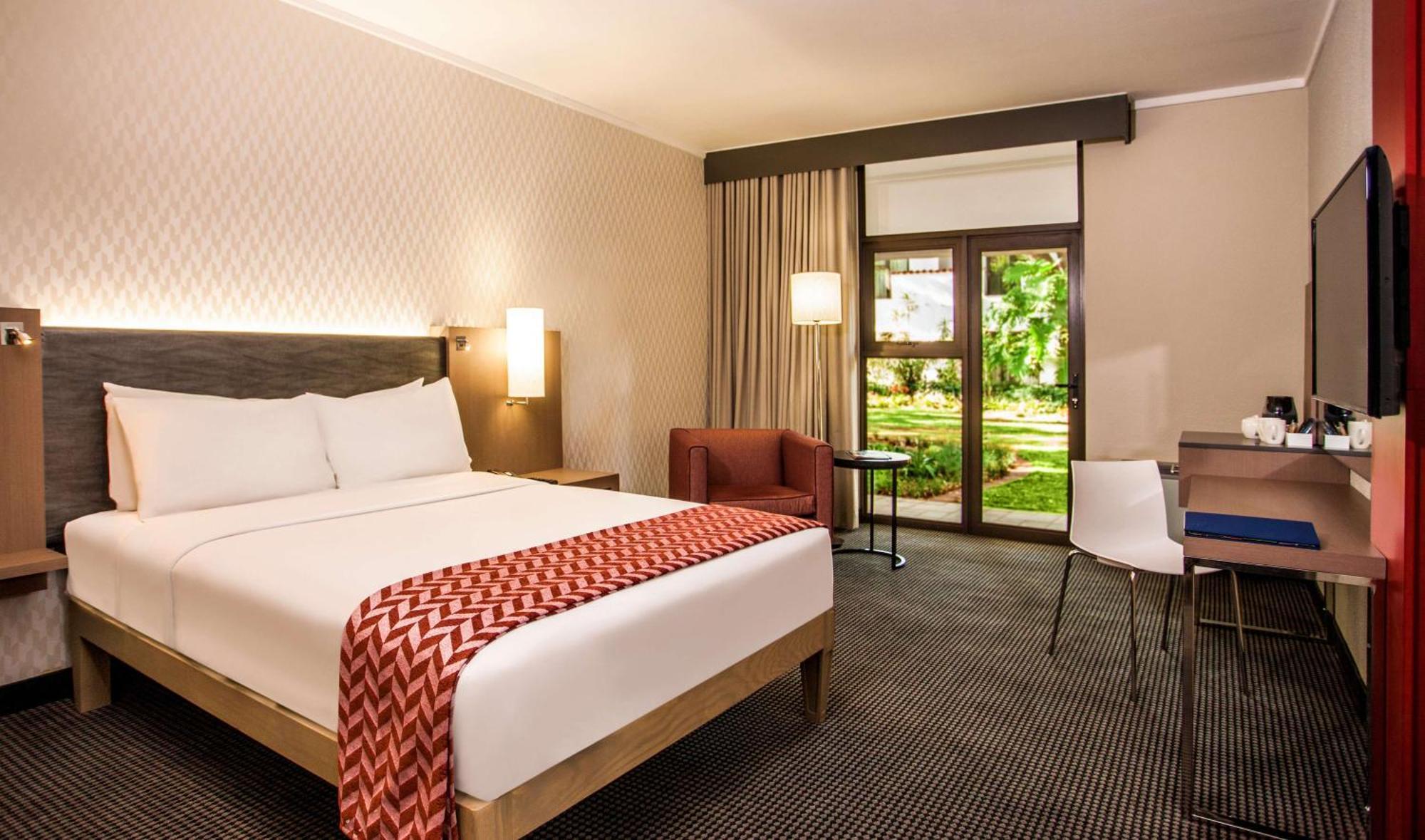 Отель Garden Court Полокване Экстерьер фото